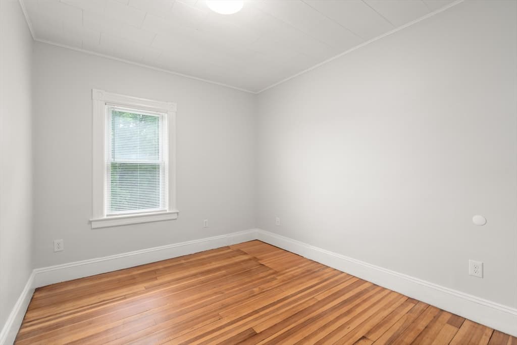 3 Family at 10 Riverview Ter, Chicopee MA 01013, photo 23 of 42