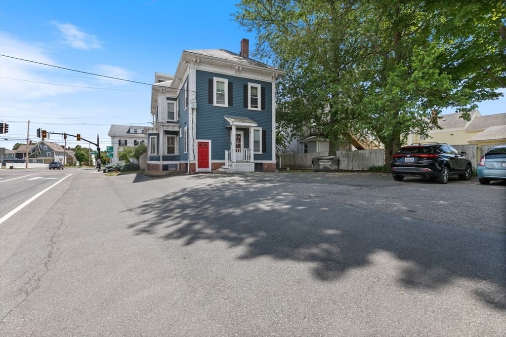 5+ Family - 5+ Units Up/Down at 23 Poplar St, Danvers MA 01923, Danvers, photo 36 of 41