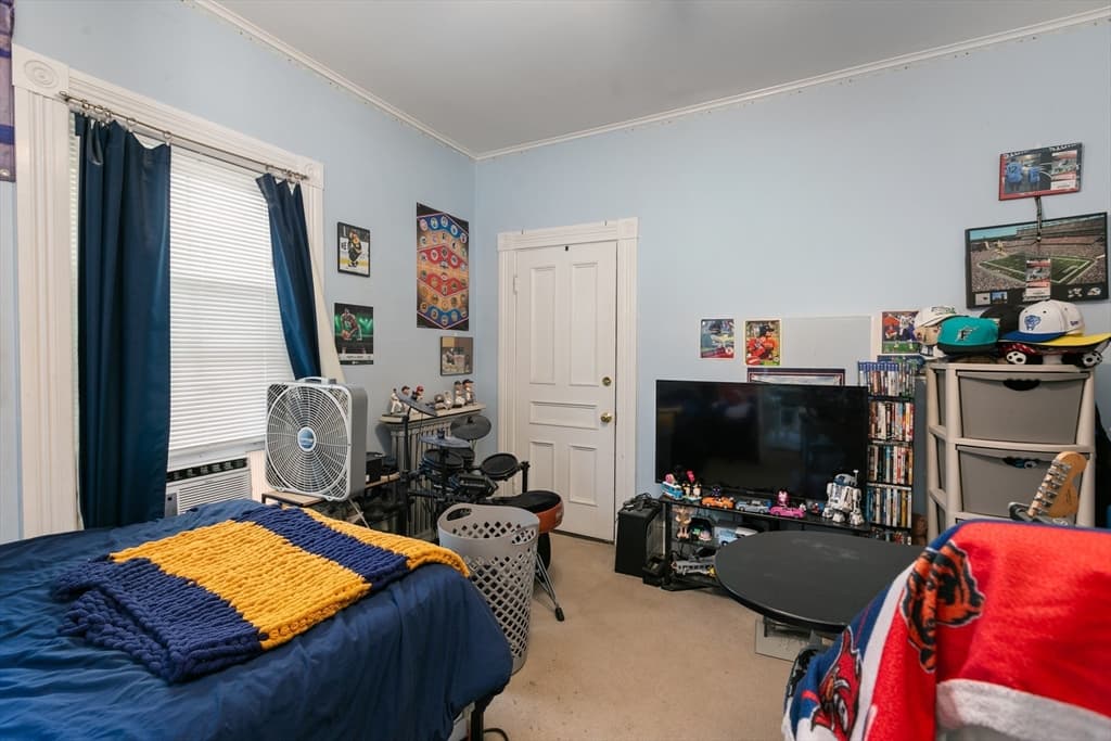 5+ Family - 5+ Units Up/Down at 23 Poplar St, Danvers MA 01923, Danvers, photo 19 of 41
