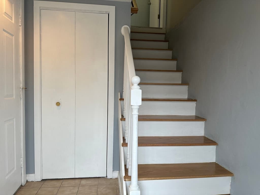 Single Family Residence at 20-8 Rice Ln, Worcester MA 01604, photo 2 of 21