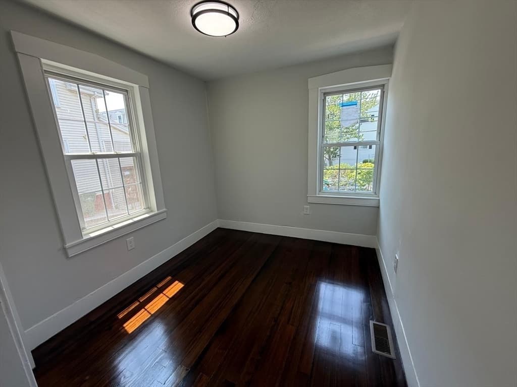 26 Sagamore St, Lynn MA 01902 photo 12