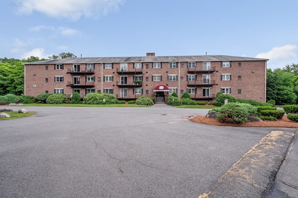 59 Mill St # 301, Dracut MA 01826 photo 2