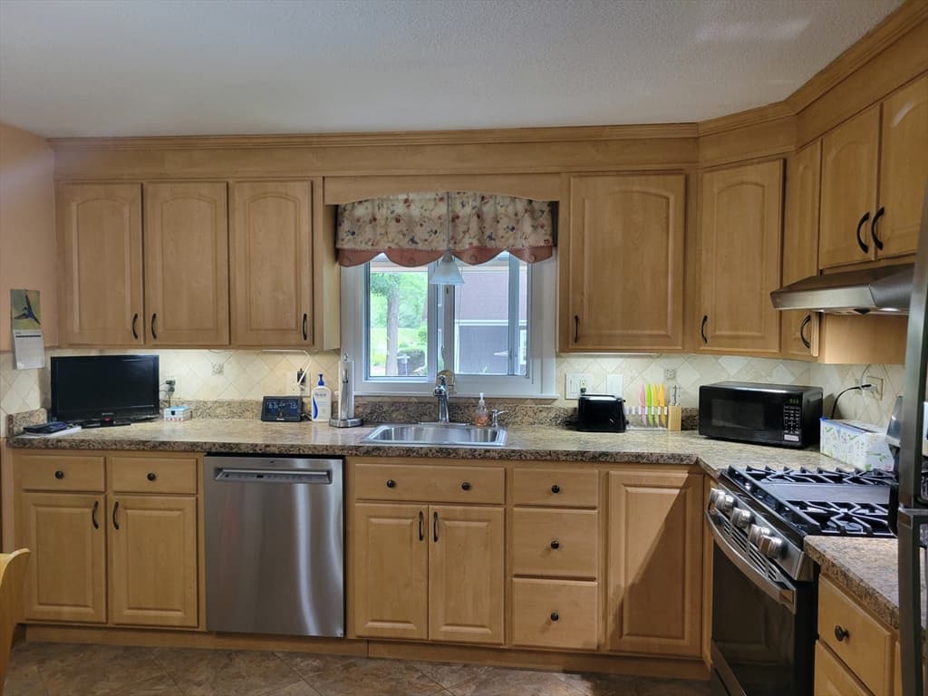 Single Family Residence at 401 Cross St, Boylston MA 01505, Boylston, photo 19 of 37