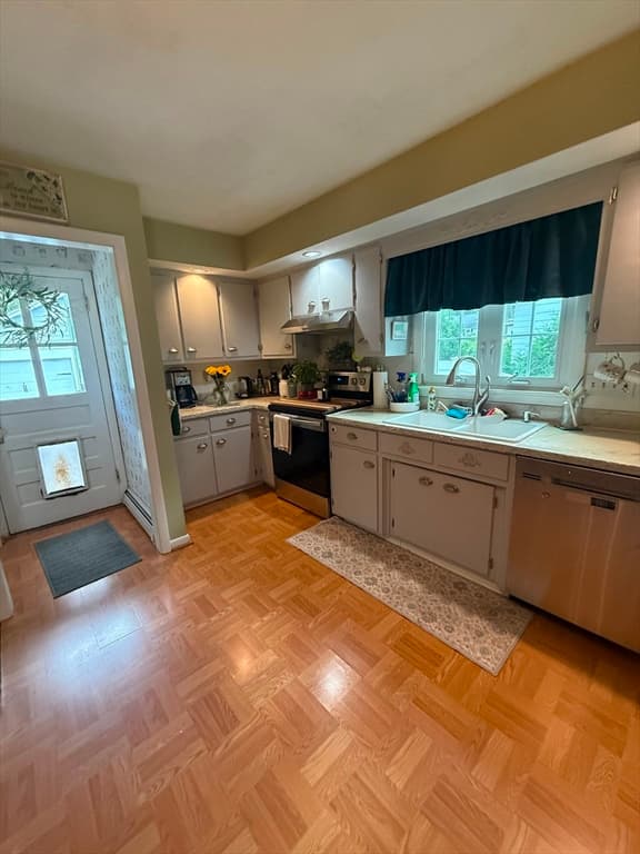 Single Family Residence at 174 Hopkins Pl, Longmeadow MA 01106, photo 16 of 23