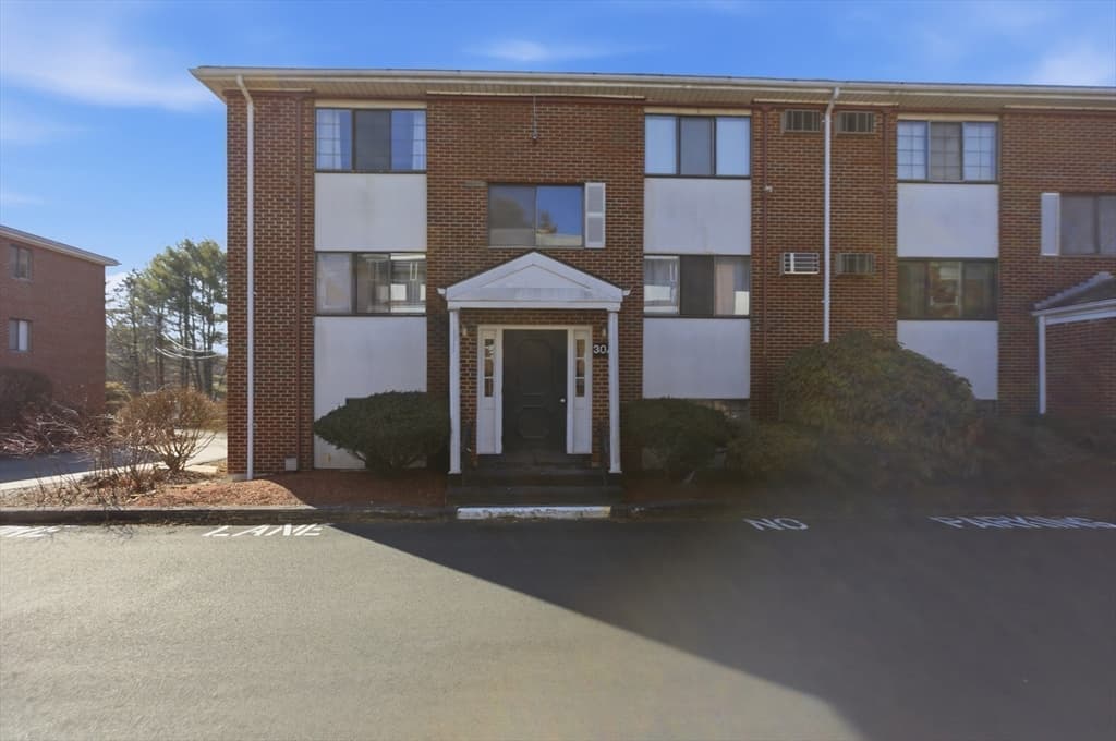 Condominium at 30A Colonial Drive # 6, Andover MA 01810, Andover, photo 14 of 20