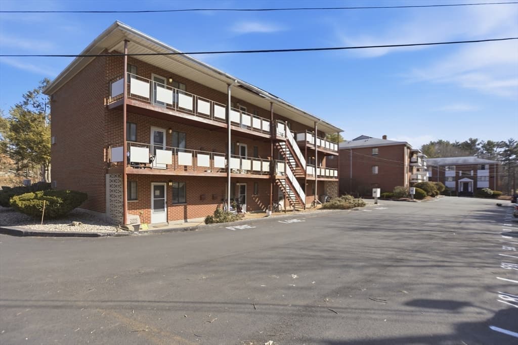 Condominium at 30A Colonial Drive # 6, Andover MA 01810, Andover, photo 15 of 20