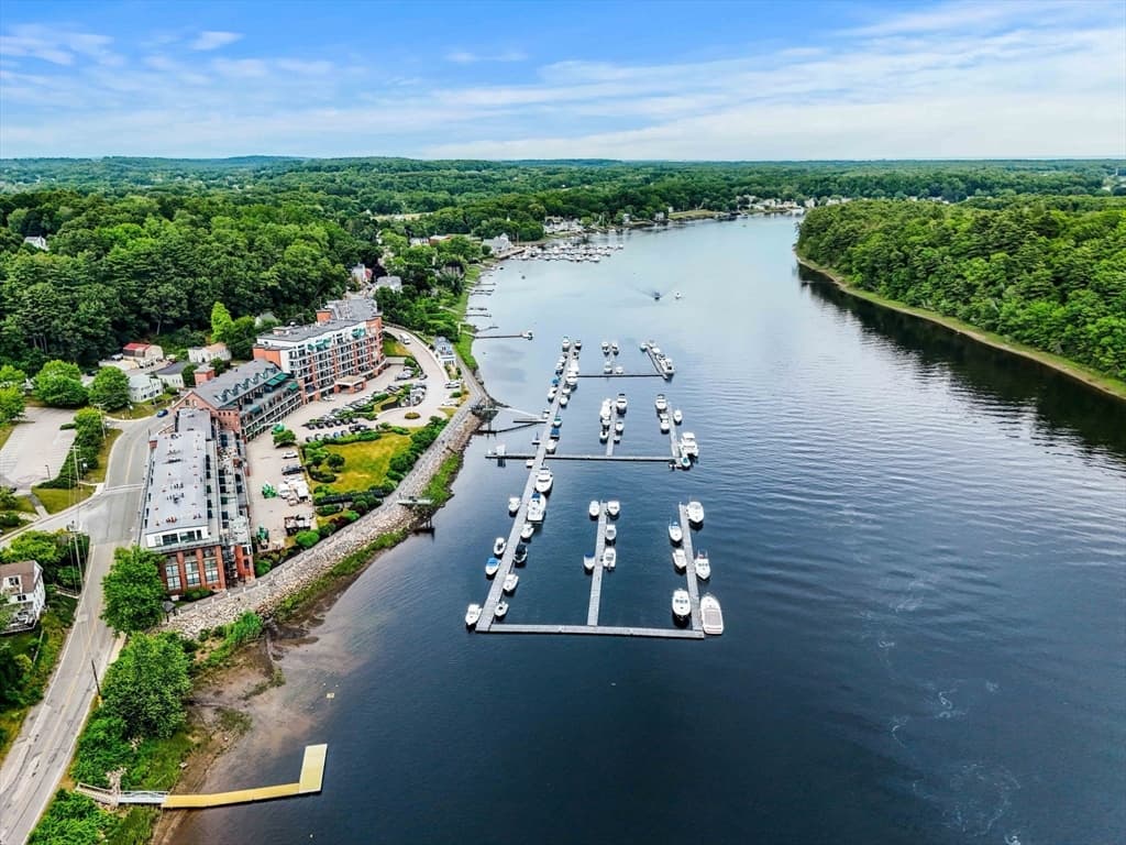60 Merrimac Street # 403, Amesbury MA 01913
