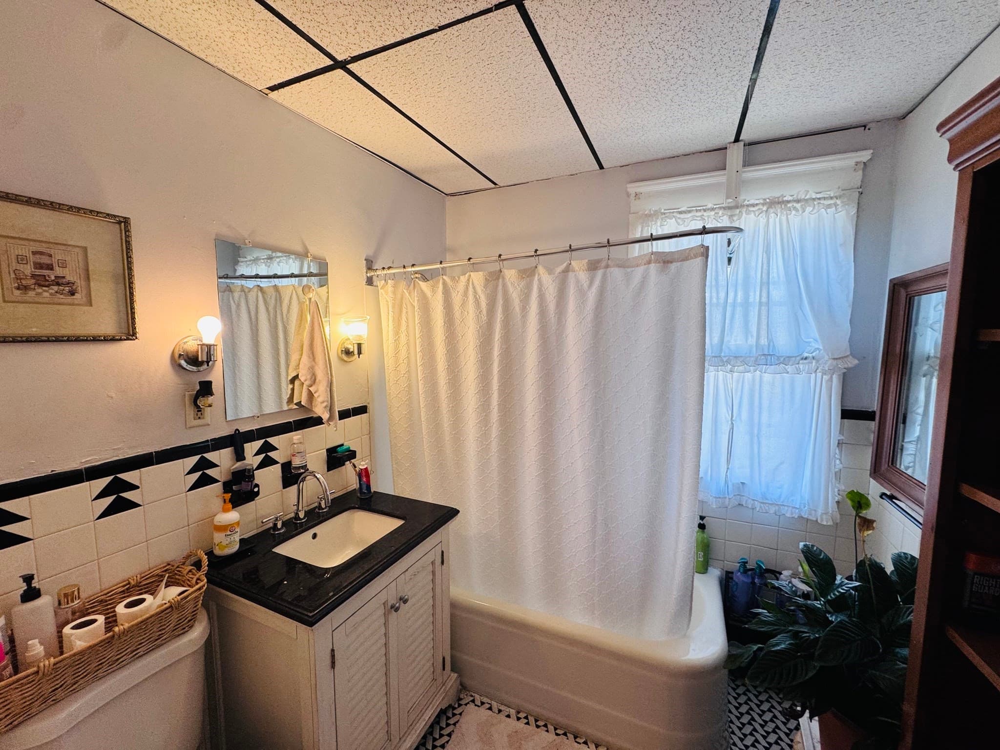 3 Family at 23 Woodford St, Worcester MA 01604, photo 22 of 42