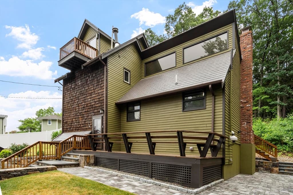 68 Murphy Rd, Hudson MA 01749 photo 2