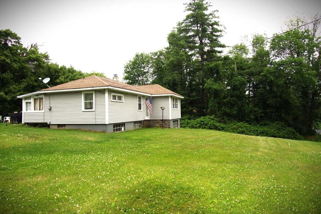 78 Blackmer Rd, Southbridge MA 01550 photo 3