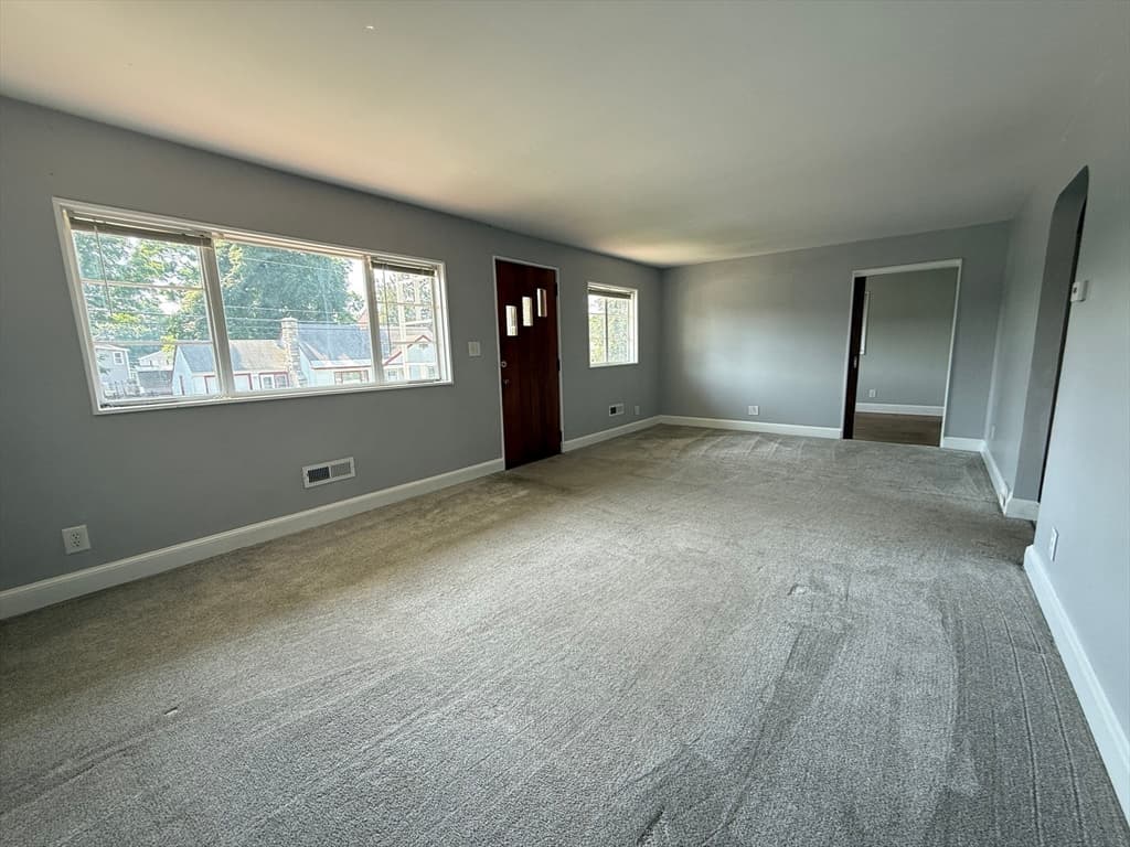 36 Fifth Avenue, Lowell MA 01854 photo 9