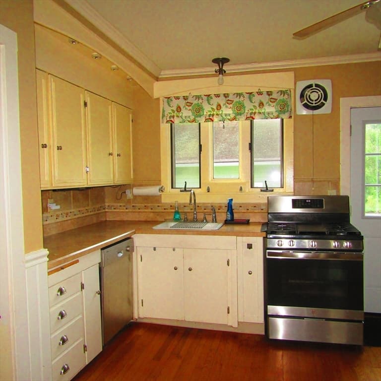 Single Family Residence at 465 Spring Street, Northampton MA 01053, Northampton, photo 8 of 30