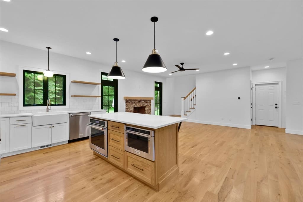 1322 Center St, Ludlow MA 01056 photo 6