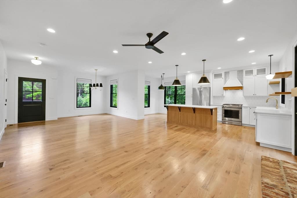 1322 Center St, Ludlow MA 01056 photo 13
