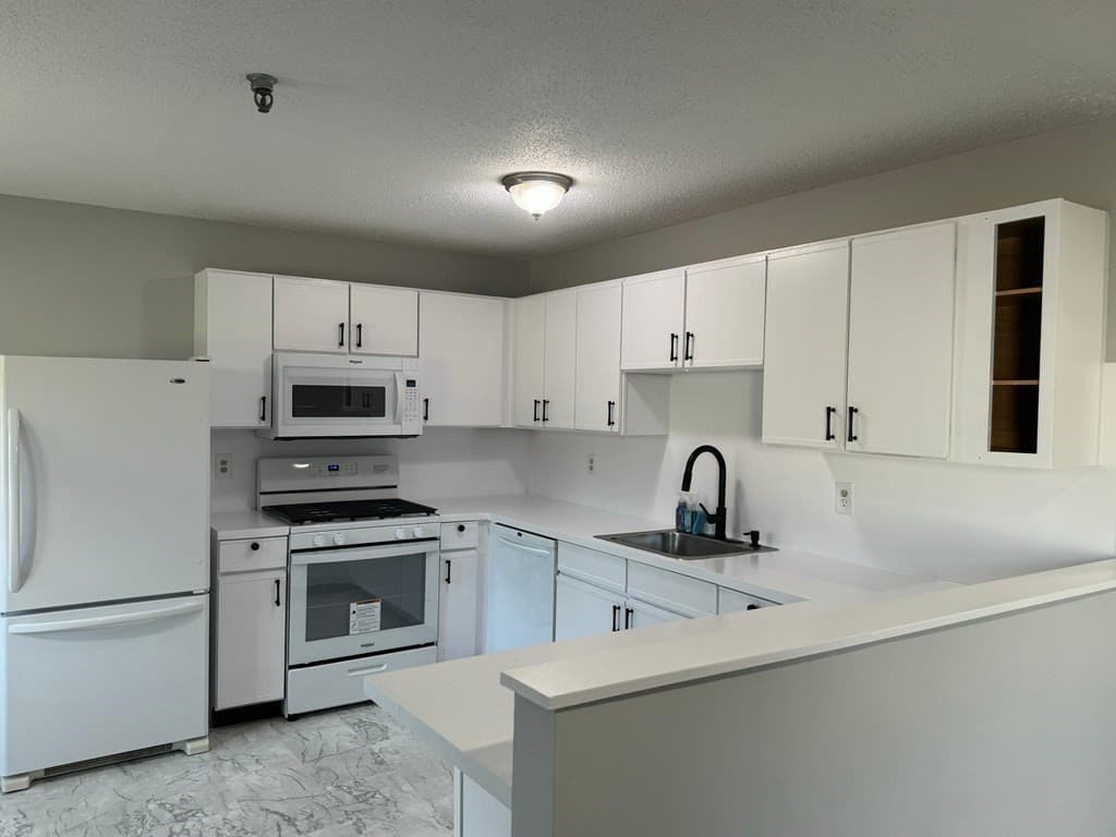 74 Tennis Plaza Rd # 31, Dracut MA 01826 photo 3