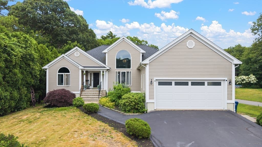 Single Family Residence at 19 Forestview Dr, Fairhaven MA 02719, Fairhaven, photo 2 of 29