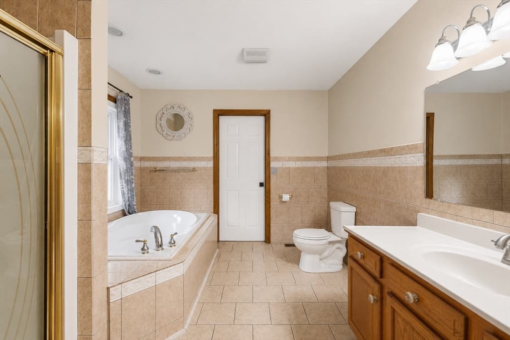 Single Family Residence at 19 Forestview Dr, Fairhaven MA 02719, Fairhaven, photo 16 of 29