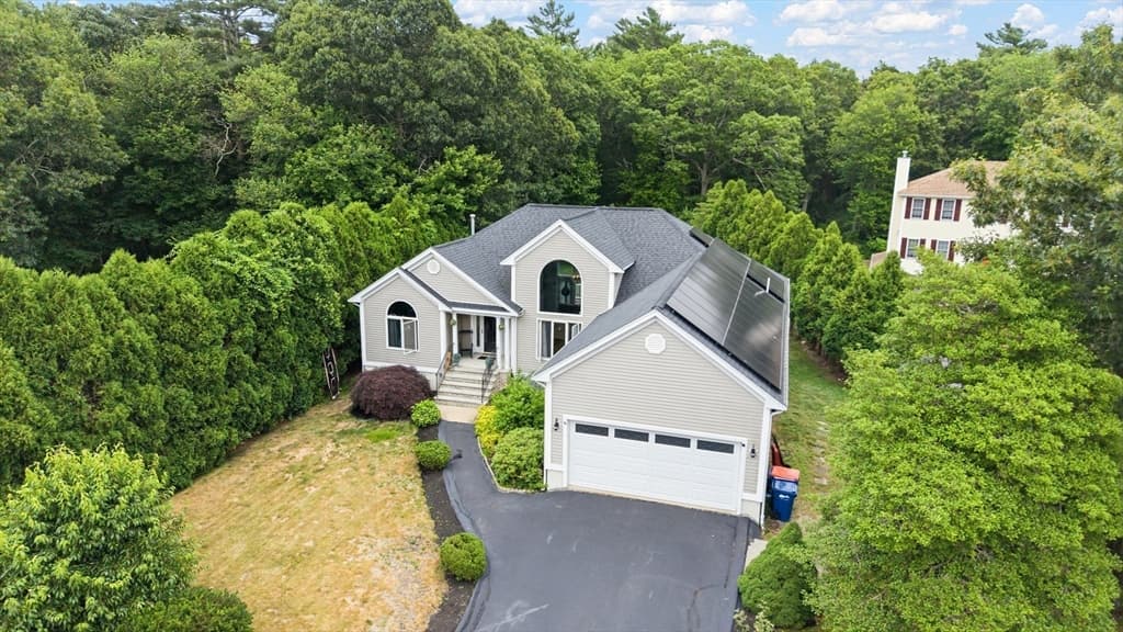Single Family Residence at 19 Forestview Dr, Fairhaven MA 02719, Fairhaven, photo 3 of 29