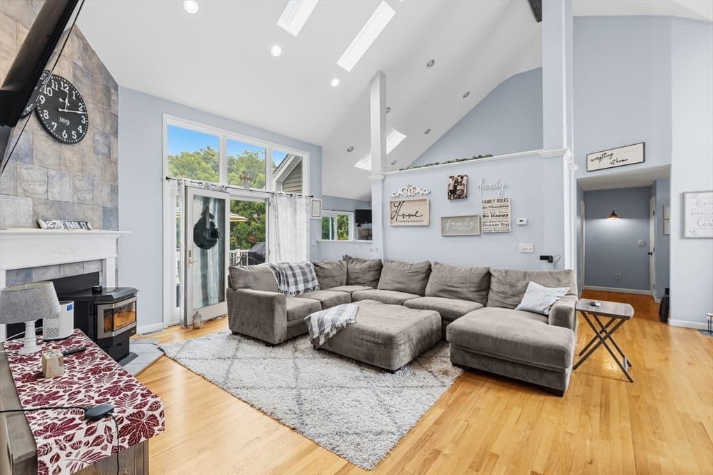 Single Family Residence at 19 Forestview Dr, Fairhaven MA 02719, Fairhaven, photo 9 of 29
