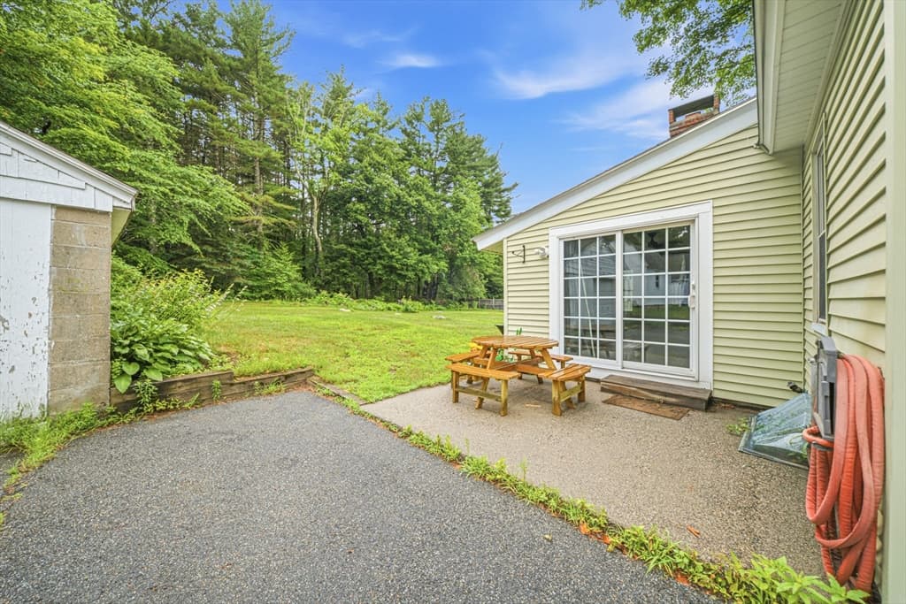 26 Hough Rd, Sutton MA 01590 photo 3