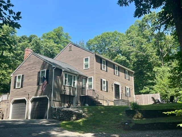 26 Parsonage Hill Rd, Haverhill MA 01832