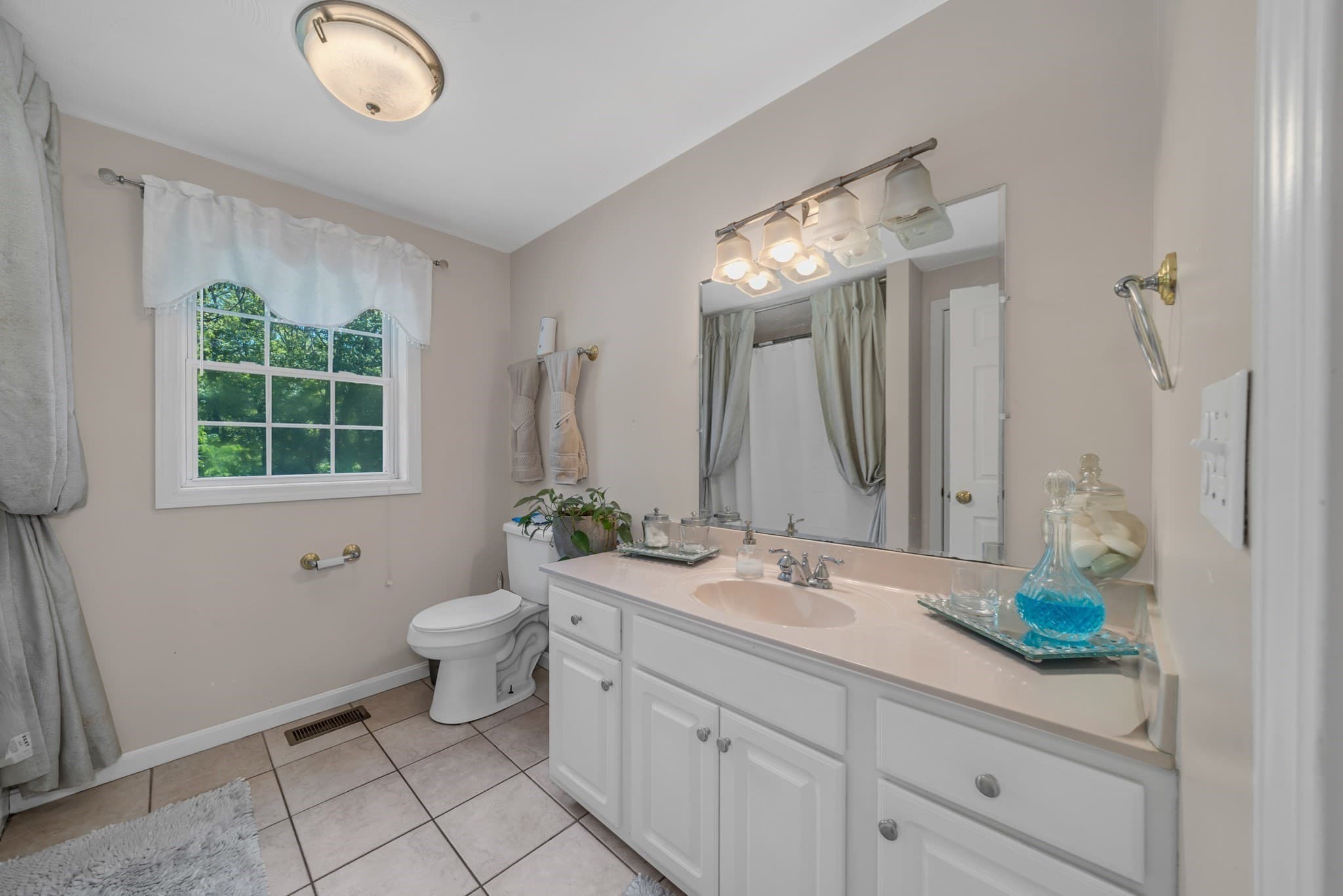Single Family Residence at 257 Howe St, Methuen MA 01844, Methuen, photo 32 of 38
