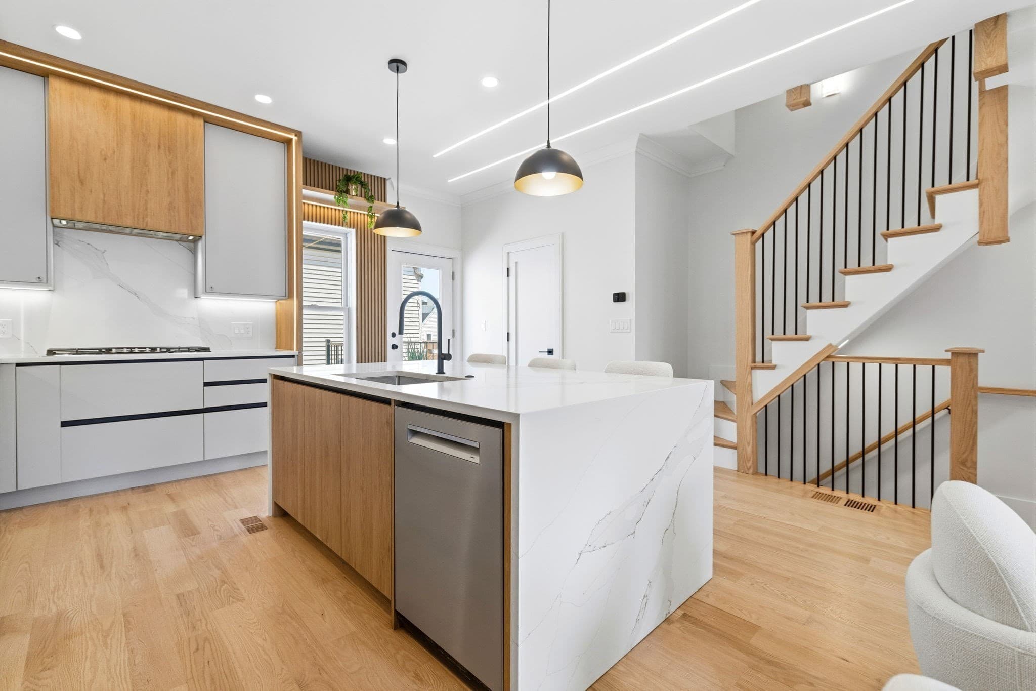 Single Family Residence at 39 G St, Boston MA 02127, Boston, photo 9 of 39