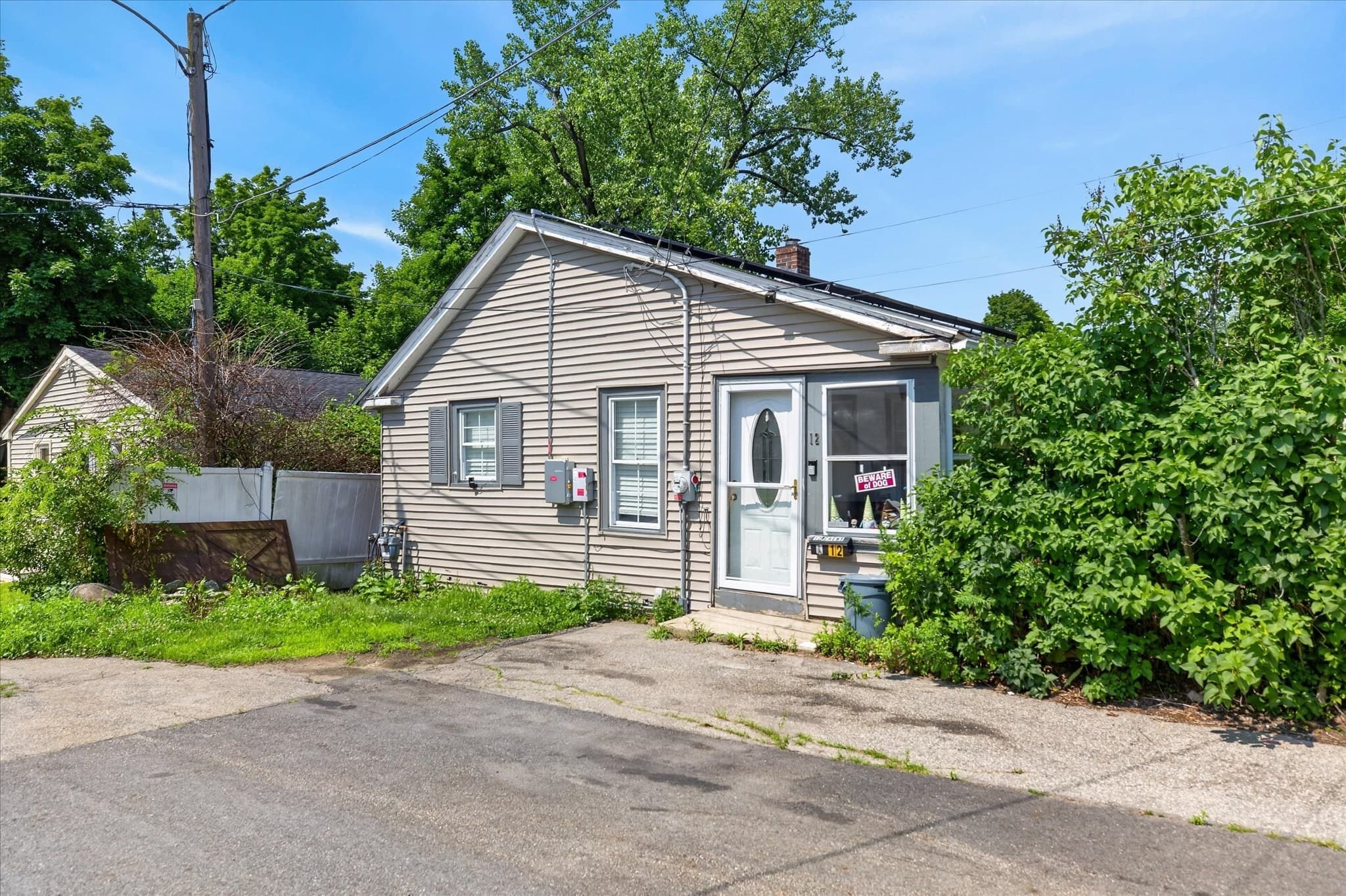 Single Family Residence at 12 River Ct, Webster MA 01570, photo 2 of 29