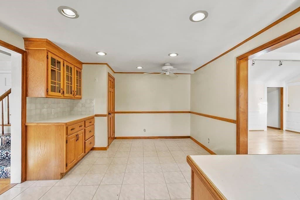 Attached (Townhouse/Rowhouse/Duplex) at 72 Cambridge Road # 2, Woburn MA 01801, photo 7 of 31