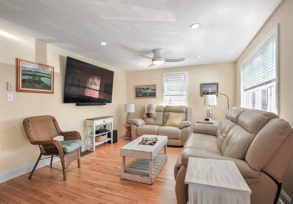 9 G St, Hull MA 02045 photo 9