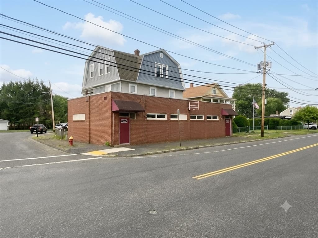 182 Chicopee St, Chicopee MA 01013