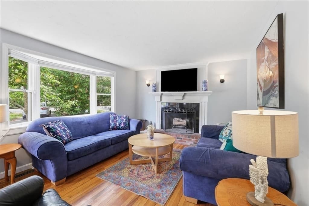 Single Family Residence at 70 Quinaquisset Ave, Mashpee MA 02649, photo 9 of 42