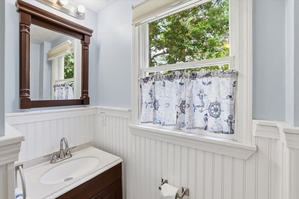 Single Family Residence at 70 Quinaquisset Ave, Mashpee MA 02649, photo 19 of 42