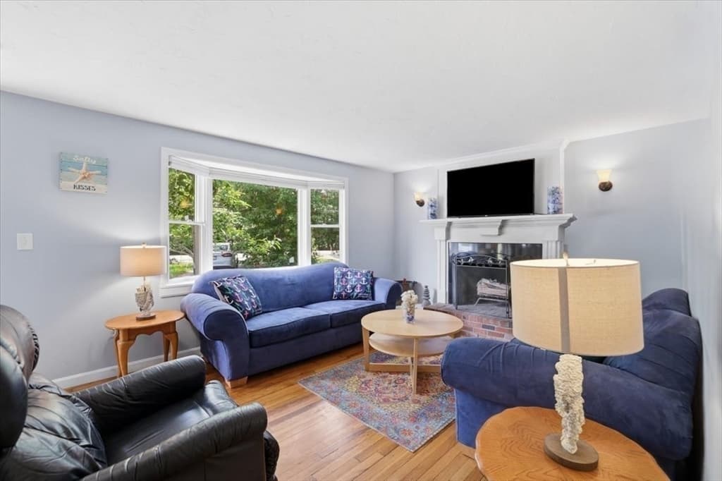 Single Family Residence at 70 Quinaquisset Ave, Mashpee MA 02649, photo 8 of 42