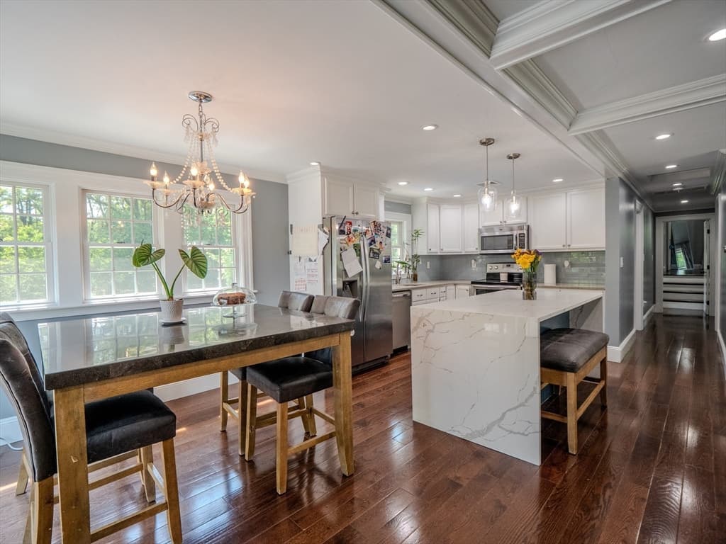 159 Mishawum Rd, Woburn MA 01801 photo 5