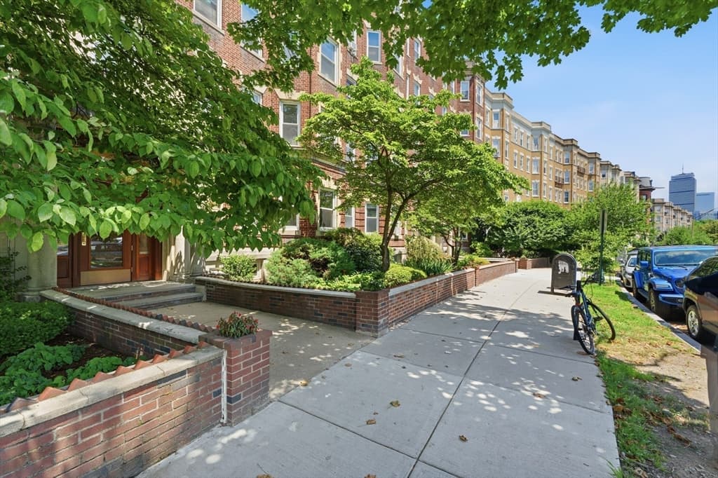 Condominium at 131 Park Drive # 44, Boston MA 02215, Boston, photo 19 of 19