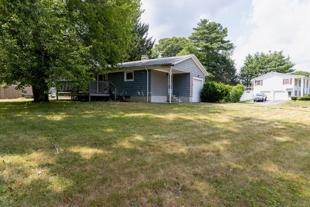 12 Cypress Dr, Smithfield RI 02917 photo 2