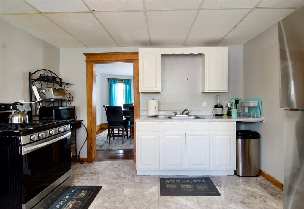 Single Family Residence at 16 Amity Ct, Springfield MA 01108, Springfield, photo 17 of 42