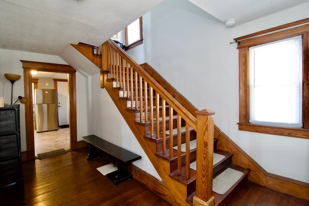 Single Family Residence at 16 Amity Ct, Springfield MA 01108, Springfield, photo 5 of 42
