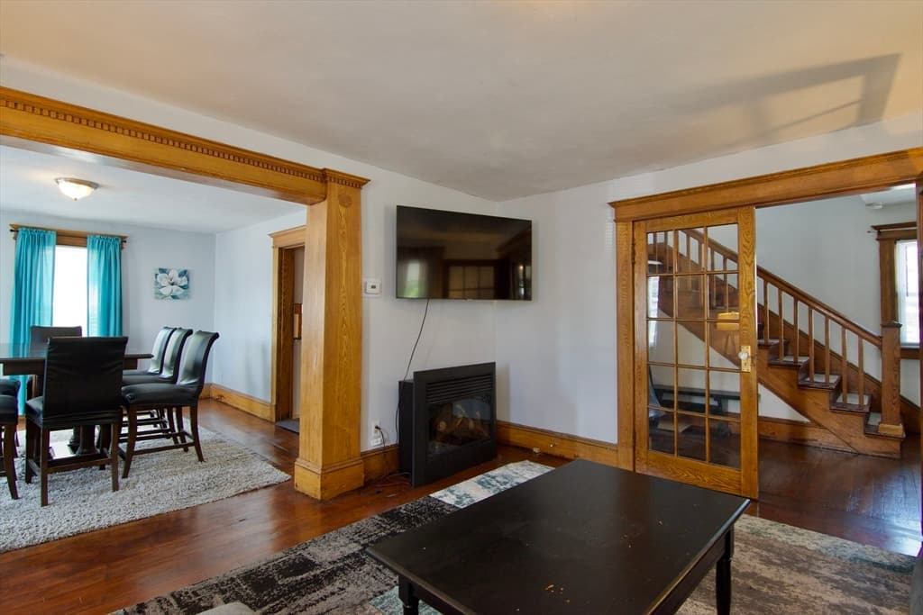 Single Family Residence at 16 Amity Ct, Springfield MA 01108, Springfield, photo 10 of 42