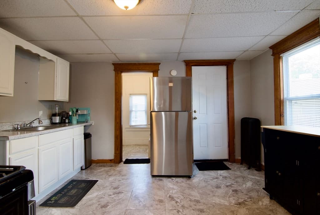 Single Family Residence at 16 Amity Ct, Springfield MA 01108, Springfield, photo 18 of 42