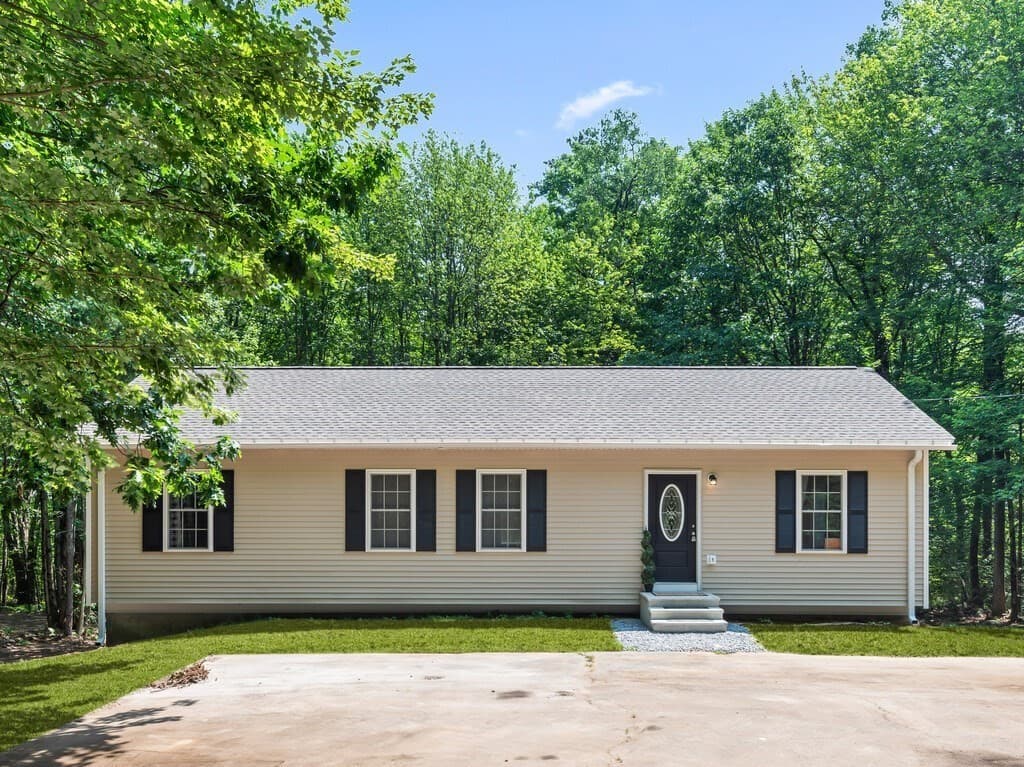 87 Murray Rd, Ashburnham MA 01430