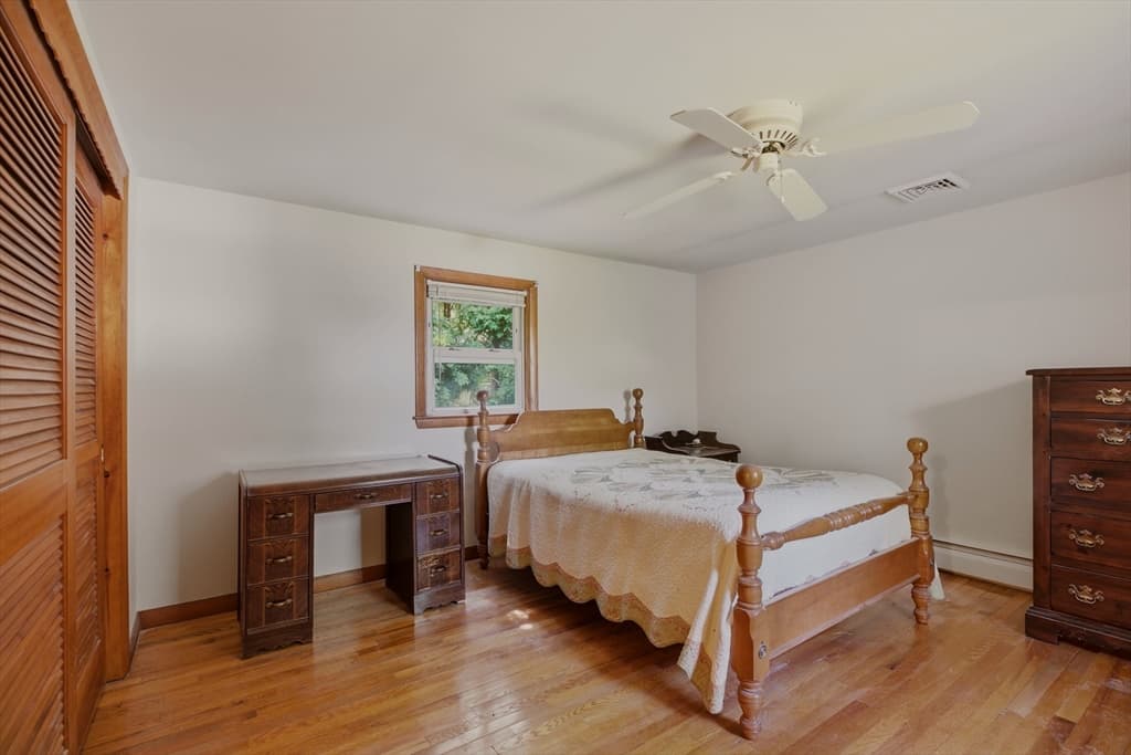 Single Family Residence at 1443 Bedford St, Fall River MA 02723, photo 27 of 34