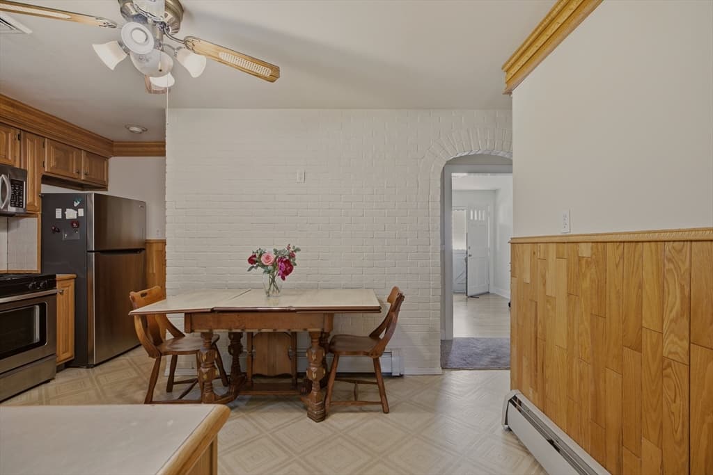 Single Family Residence at 1443 Bedford St, Fall River MA 02723, photo 16 of 34