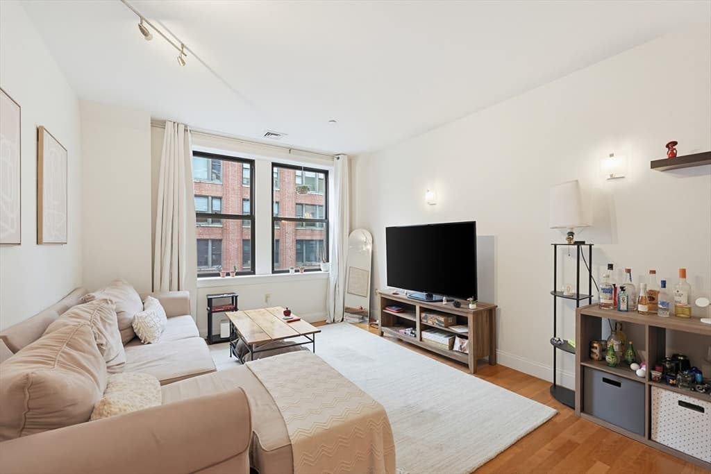 42 Beach St # 6B, Boston MA 02111