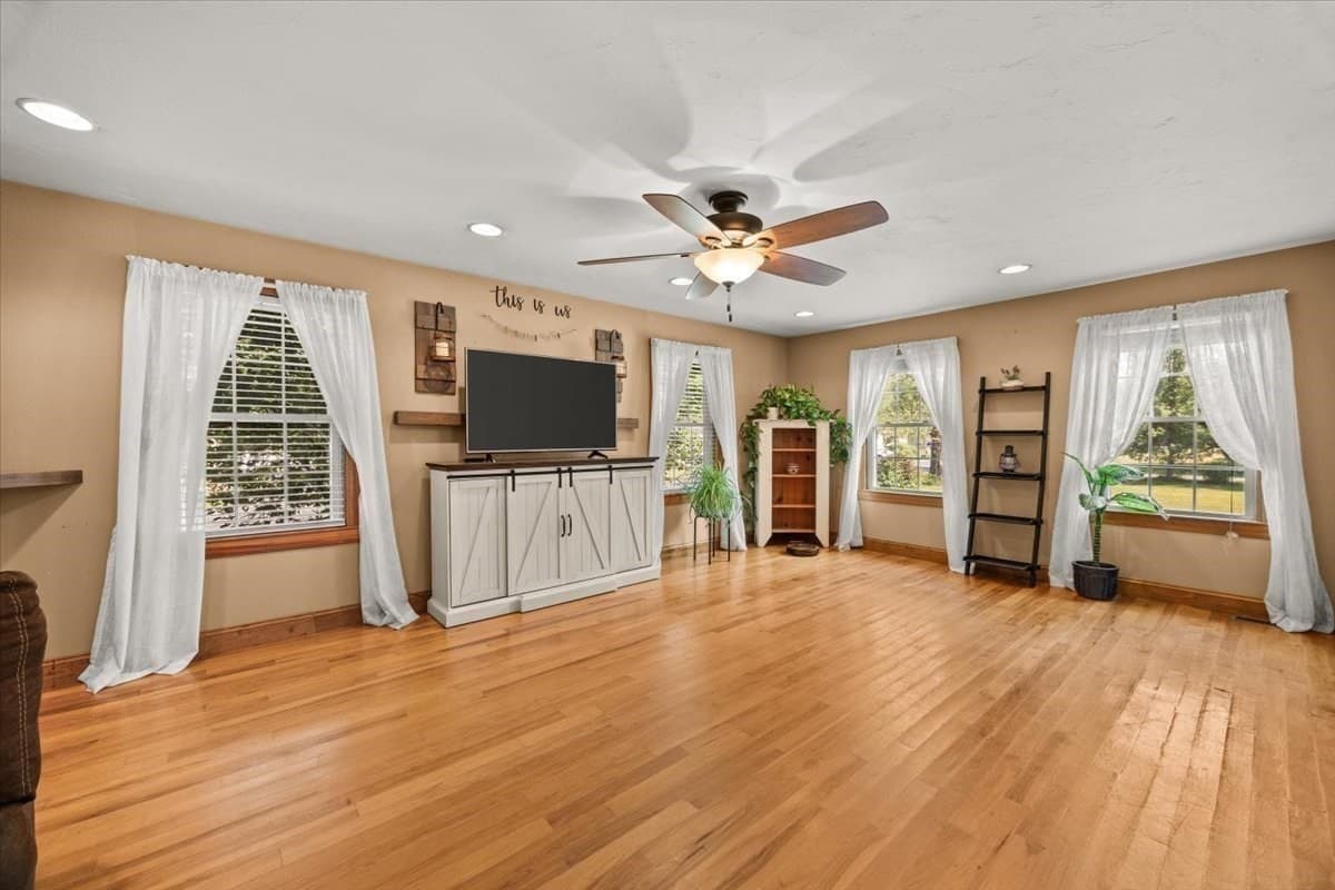 Single Family Residence at 20 Worcester Street, Taunton MA 02780, photo 10 of 42