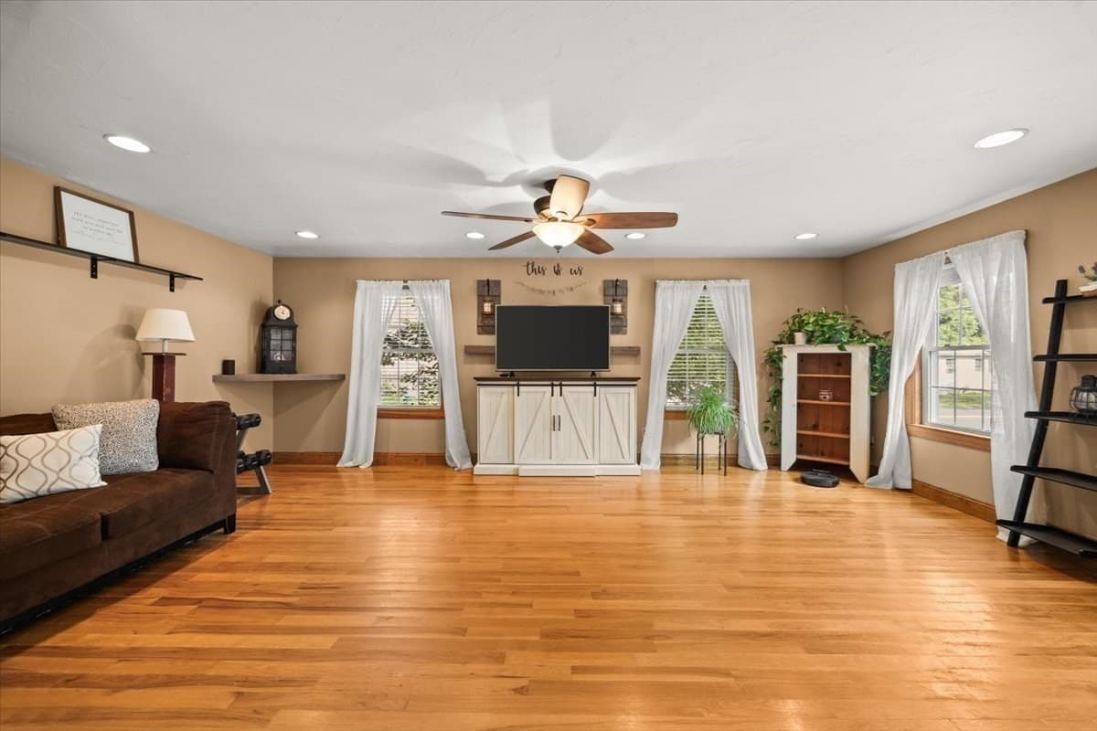 Single Family Residence at 20 Worcester Street, Taunton MA 02780, photo 11 of 42