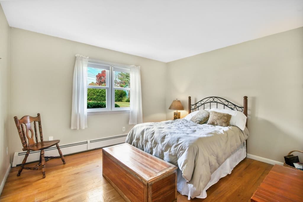 Single Family Residence at 76 Glenwood Dr, Westfield MA 01085, photo 16 of 42