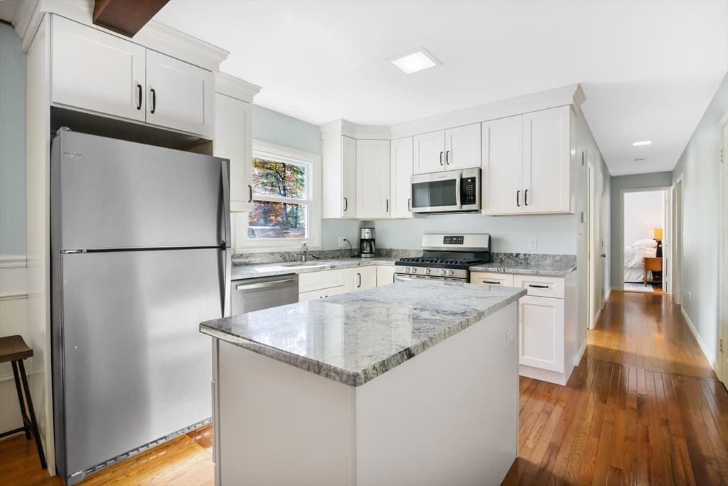 Single Family Residence at 76 Glenwood Dr, Westfield MA 01085, photo 10 of 42