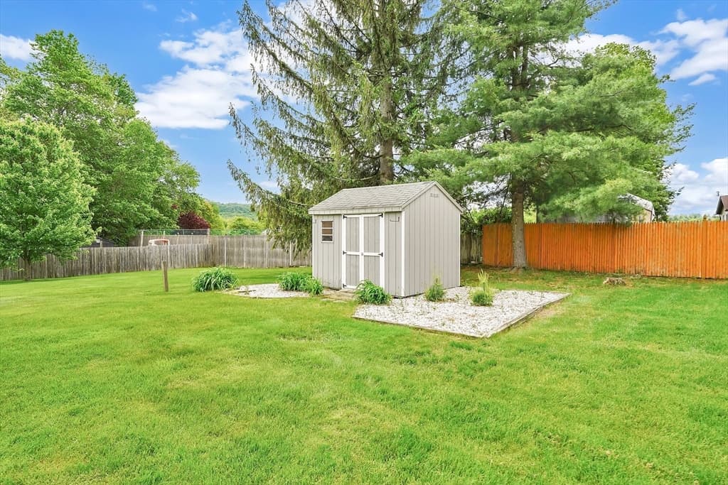 Single Family Residence at 76 Glenwood Dr, Westfield MA 01085, photo 37 of 42